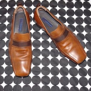 SOLD............Men's Material London Brown Leather Loafer 9.5M